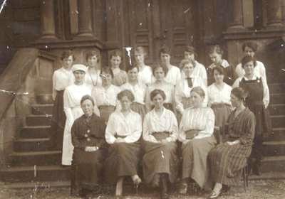 Blackburne House_Teachers_1910s
